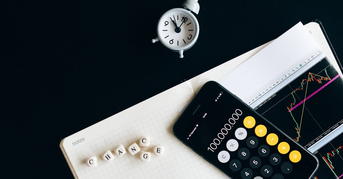 Un écran de trading futuriste affichant des graphiques complexes de métaux précieux avec une horloge mondiale en arrière-plan, symbolisant la vigilance 24/7.