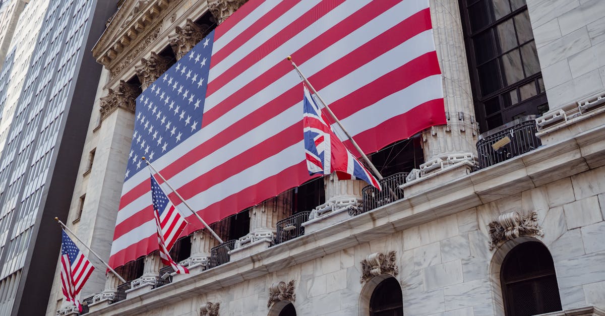 Graphique boursier montrant une volatilité avec le drapeau britannique en arrière-plan