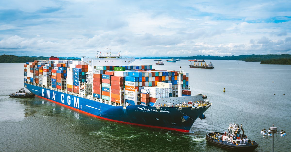 Navire de transport maritime stratégique australien en mer