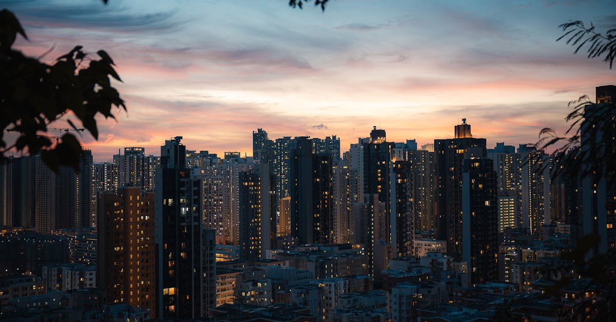 L'Envolée de l'Immobilier à Hong Kong : Signal pour l'Or et l'IA ?