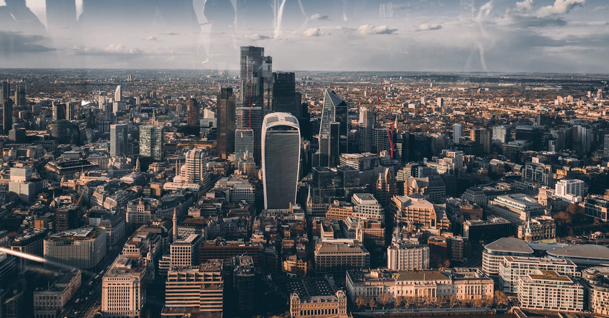 Le maire de Londres s'exprime sur une scène lors d'un événement technologique